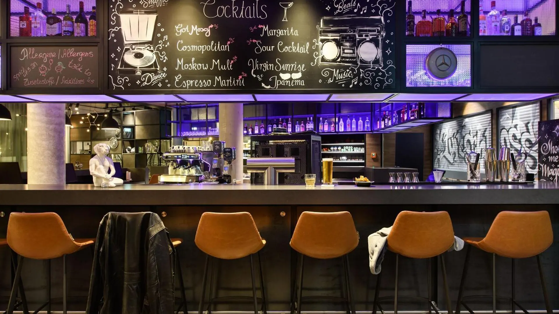 Moxy Stuttgart Feuerbach Hotell