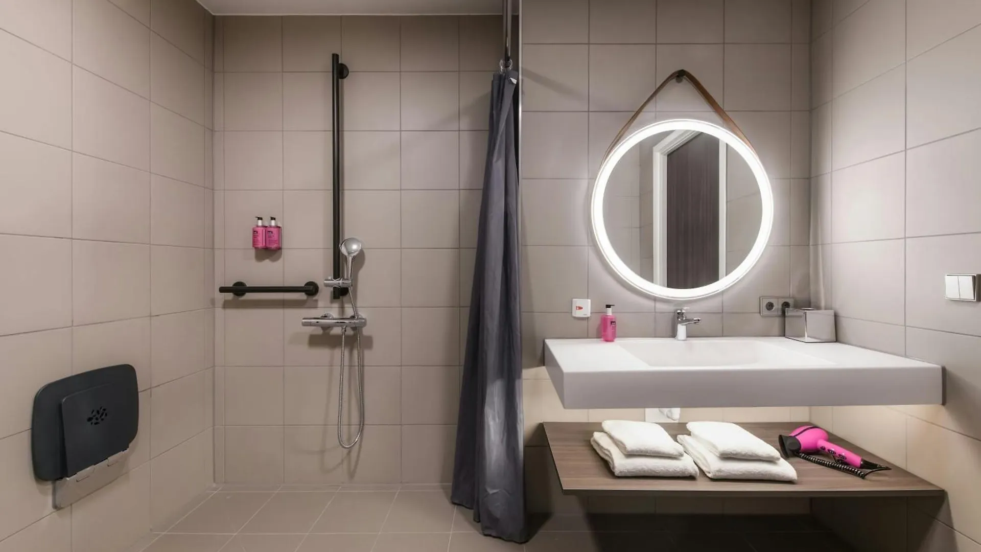 Moxy Stuttgart Feuerbach Hotell